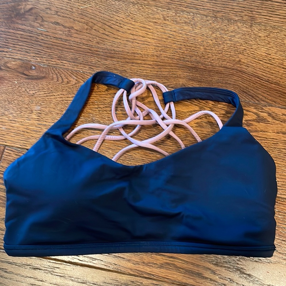 Lululemon Free to Be - Wild light support bra 34-36 A B cup size 8